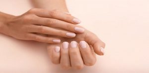 مراقبت از پوست دستان با استفاده از مواد طبیعی خانگی
